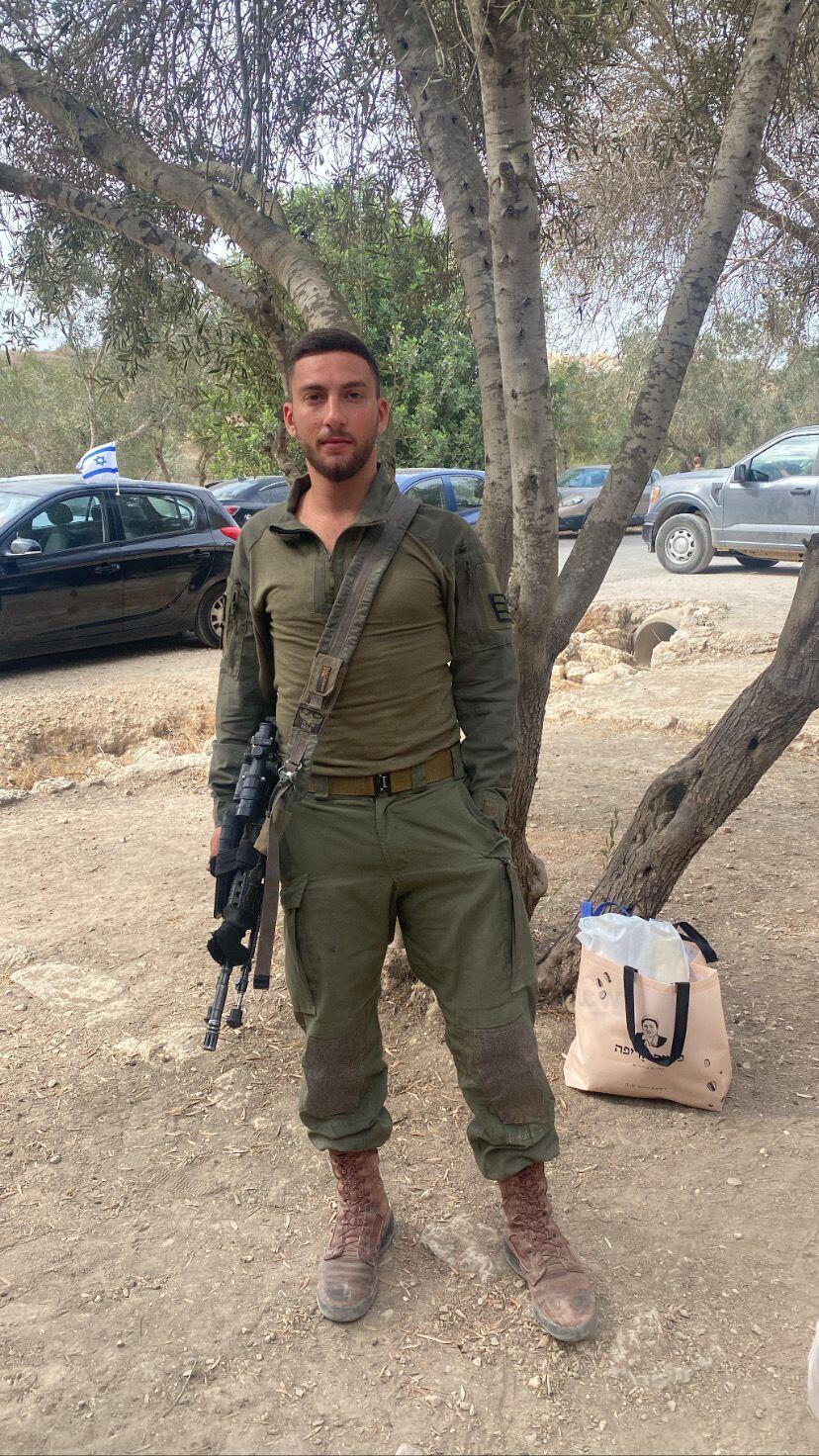  סמ"ר נועם חבה, לוחם בגדוד 202 של חטיבת הצנחנים, נפל בקרב בדרום רצועת עזה