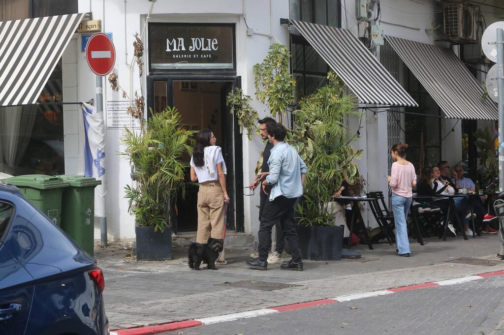 מי שמביט בי מאחור, לא יודע מי אני. סנדי בר (צילום: מוטי לבטון) פפראצי
