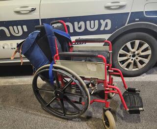 הכיסא עם האבוקות