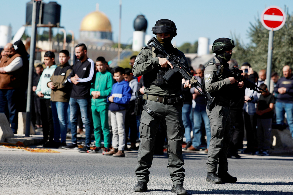אבטחה כבדה בהר הבית. למנוע התלקחות (צילום: REUTERS/Ammar Awad) מהומות בהר הבית