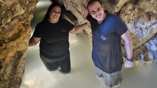 עובדי רשות הטבע והגנים בבור המים העתיק