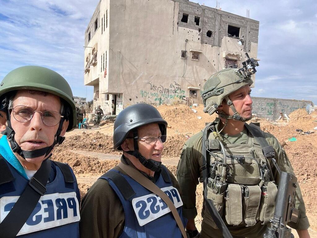 דובי איכנולד ורון בן ישי בתוך רצועת עזה (צילום: דובי איכנולד) דובי איכנולד ורון בן ישי בתוך רצועת עזה