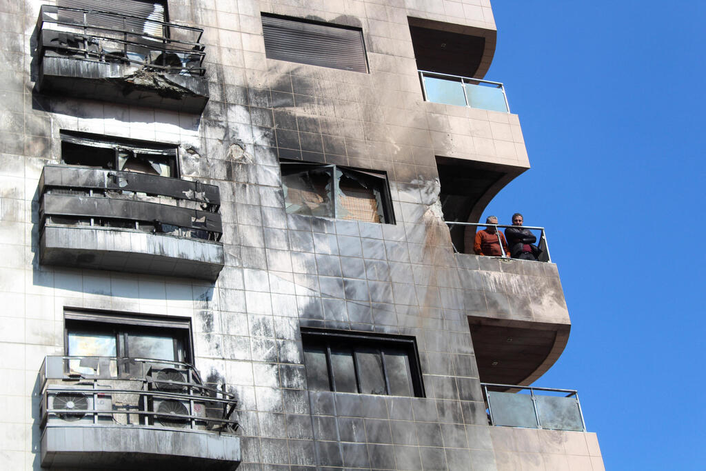 צילום: REUTERS/Firas Makdesi זירת תקיפה שיוחסה ל ישראל ב דמשק סוריה בשכונת כפר סוסה