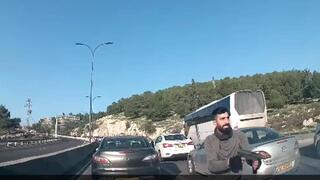 המחבל בזירת פיגוע הירי במחסום א-זעים