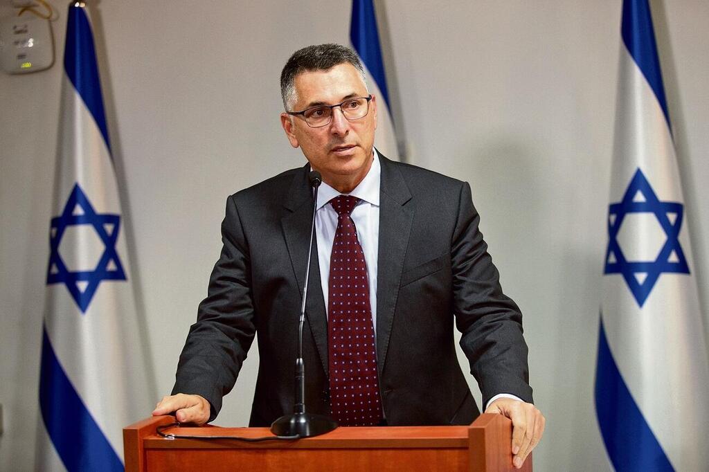 גדעון סער (צילום: אלכס קולומויסקי) גדעון סער