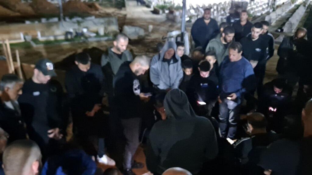 הלויויתם של אחמד עבד אלחי ובנו מוחמד. "הרוצחים הרסו הכול" הלוויתם של אחמד עבד אלחי ובנו מוחמד עבד אלחי