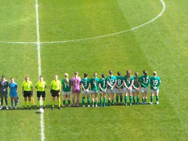 Irish U-17 women's soccer team turn their backs as the Israeli national anthem plays before a Euro 2024 qualifier in Tirana, Albania (Photo: Screengrab) נבחרת הנערות