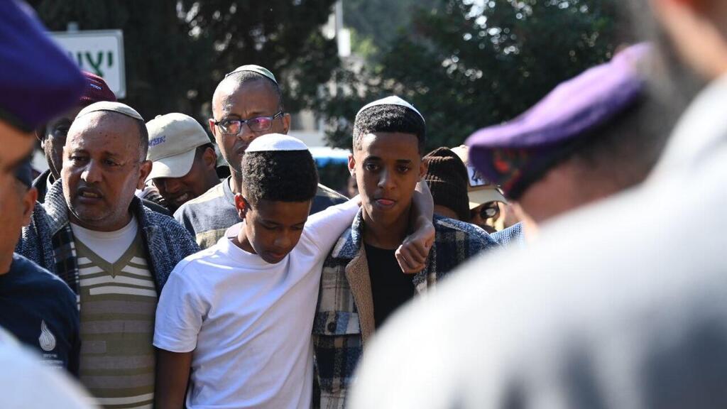 הלווייתו של סמ"ר נריה בלטה ז"ל (צילום: יאיר שגיא) הלוויתו של נריה בלטה בבית העלמין הצבאי בנתניה