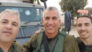 מימין לשמאל: איתיאל זהר, מנחם קלמנזון ואלחנן קלמנזון