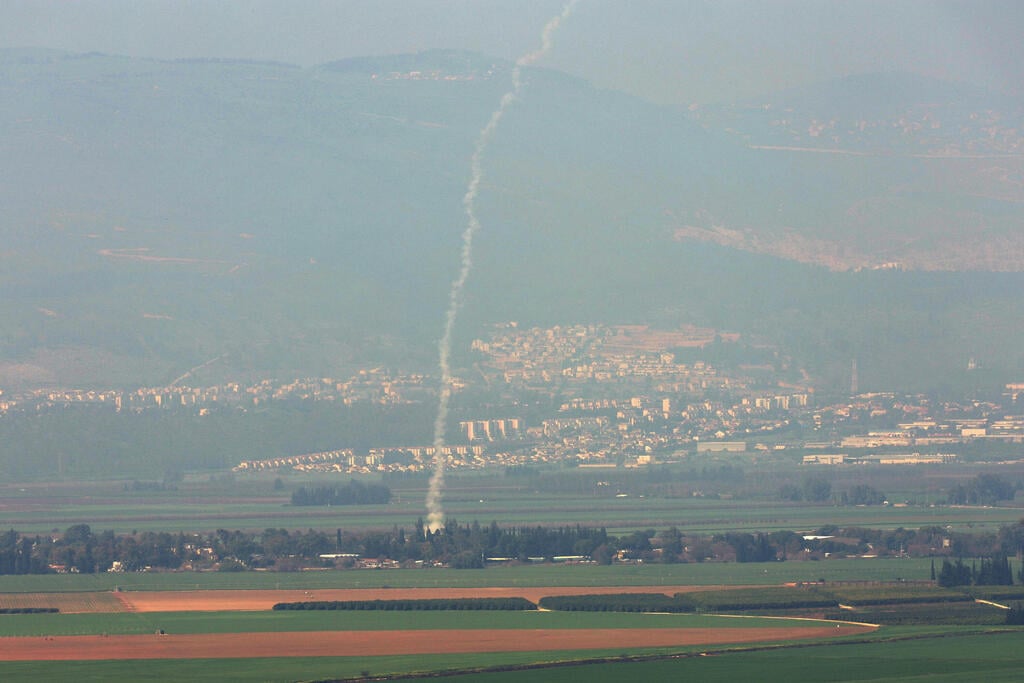 יירוט באזור קריית שמונה בחודש שעבר (צילום: EPA/ATEF SAFADI) יירוט באזור קריית שמונה אחרי ירי רקטה מ לבנון