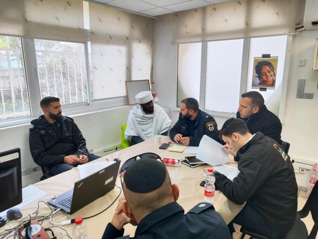 החיפושים נמשכים משפחתה של היימנוט קסאו עם רc הקהילה בצפת