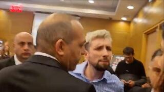 תיעוד מהכנסת: יועץ השר בן גביר עו״ד דוד בבלי יוצא בצעקות מהדיון תיעוד מהכנסת: יועץ השר בן גביר עו״ד דוד בבלי יוצא בצעקות מהדיון