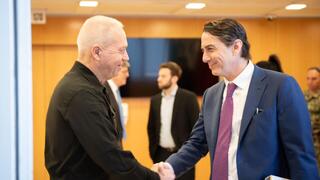 יואב גלנט ועמוס הוכשטיין