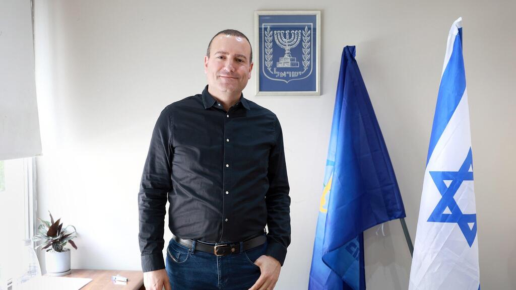 מתן דיל (צילום: דנה קופל) מתן דיל בבחירות ברחובות
