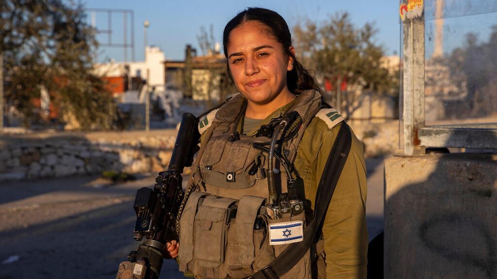 "הרגשתי את המחויבות על הכתפיים. אני ממשיכה אותה". סגן רוני מירום (צילום: עמית שאבי) סגן רוני מירום