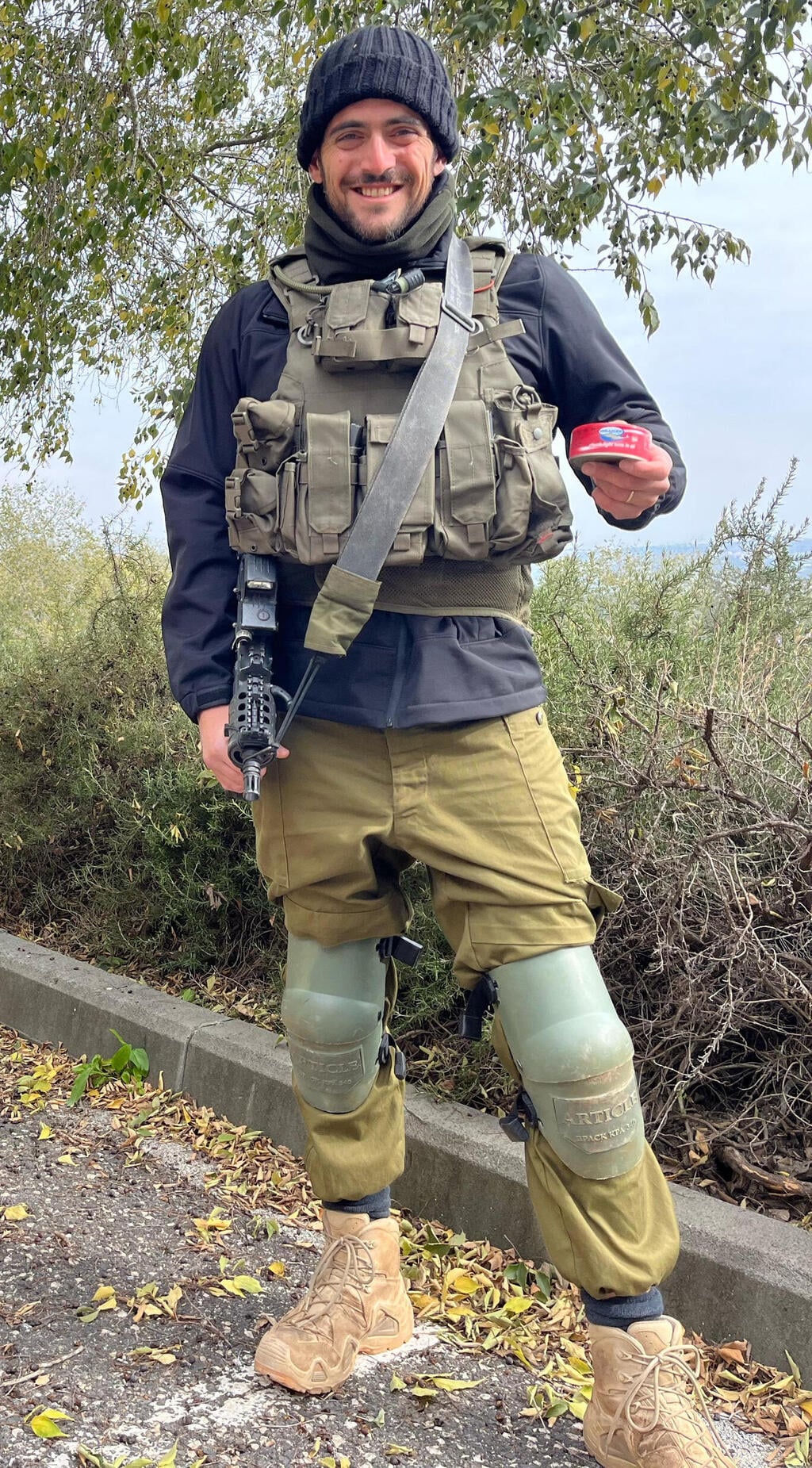 ניר שלזינגר על מדים. "קור, גשמים וטילים" ניר שלזינגר