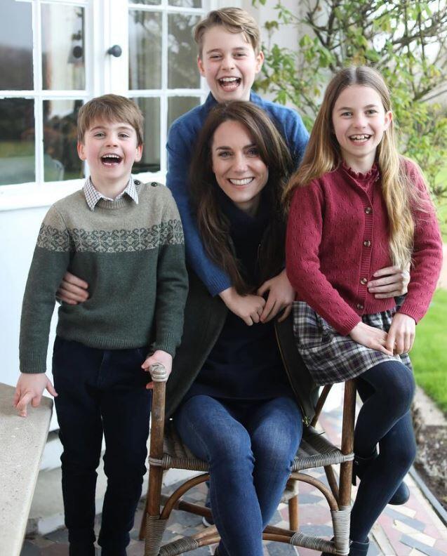 Alive and well: Kate smiles in 1st snap with children on Mothers' Day