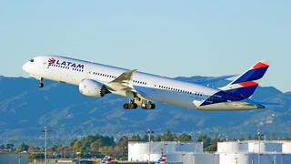 מטוס בואינג דרימיליינר 787-9 של חברת LATAM