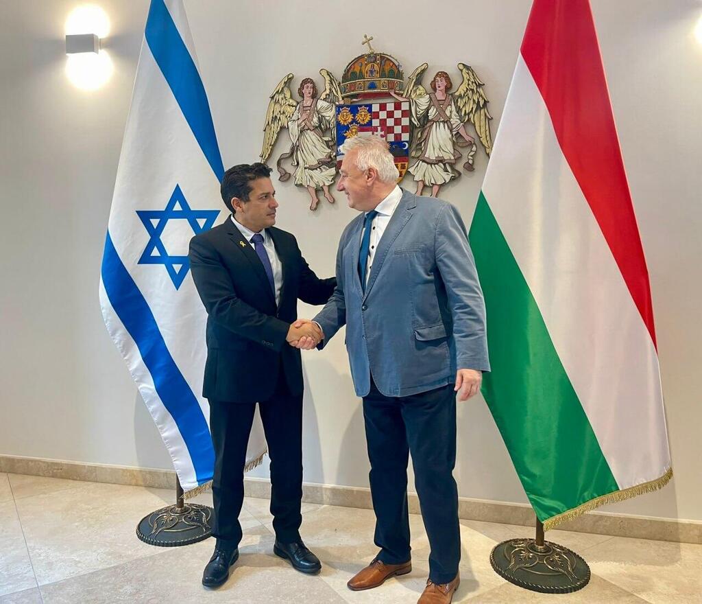 סגן רה"מ הונגריה ז'ולט שמיין ועמיחי שיקלי סגן רה"מ הונגריה ז'ולט שמיין ועמיחי שיקלי
