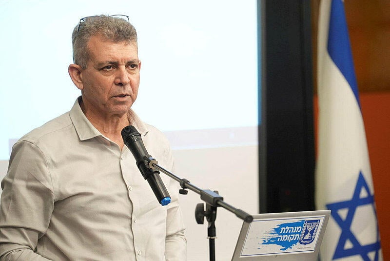 משה אדרי. ''דמות שדחפה קדימה'' (צילום: תומר שונם הלוי) משה אדרי