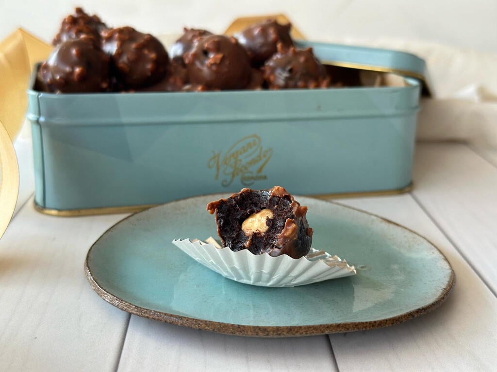 Homemade Ferrero Rocher (Photo: Lior Mashiach) פררו רושה בגרסה ביתית