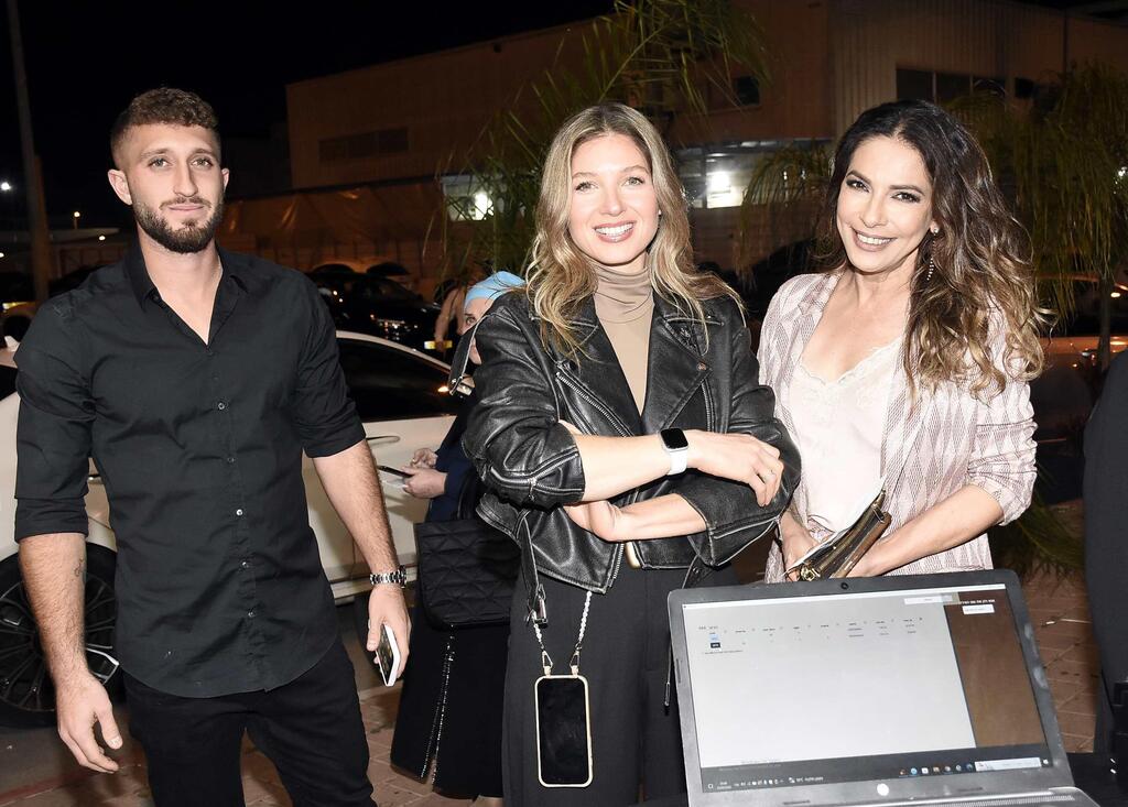 ידעתם על ההיריון? שרון חזיז, עדי הימלבלוי ובן זיני (צילום: אמיר מאירי ) חתונה מורן מזור שגיא דהן