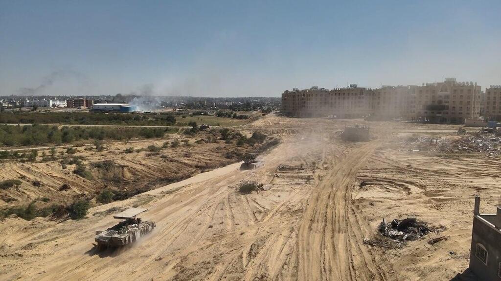 IDF finds tunnel shafts in Gazan pepper farm (Photo: IDF Spokesperson's Unit) תיעוד מתוואי המנהרה שאותר בשדה פלפלים ופעילות צוות הקרב של חטיבה 7 בשכונת חמד