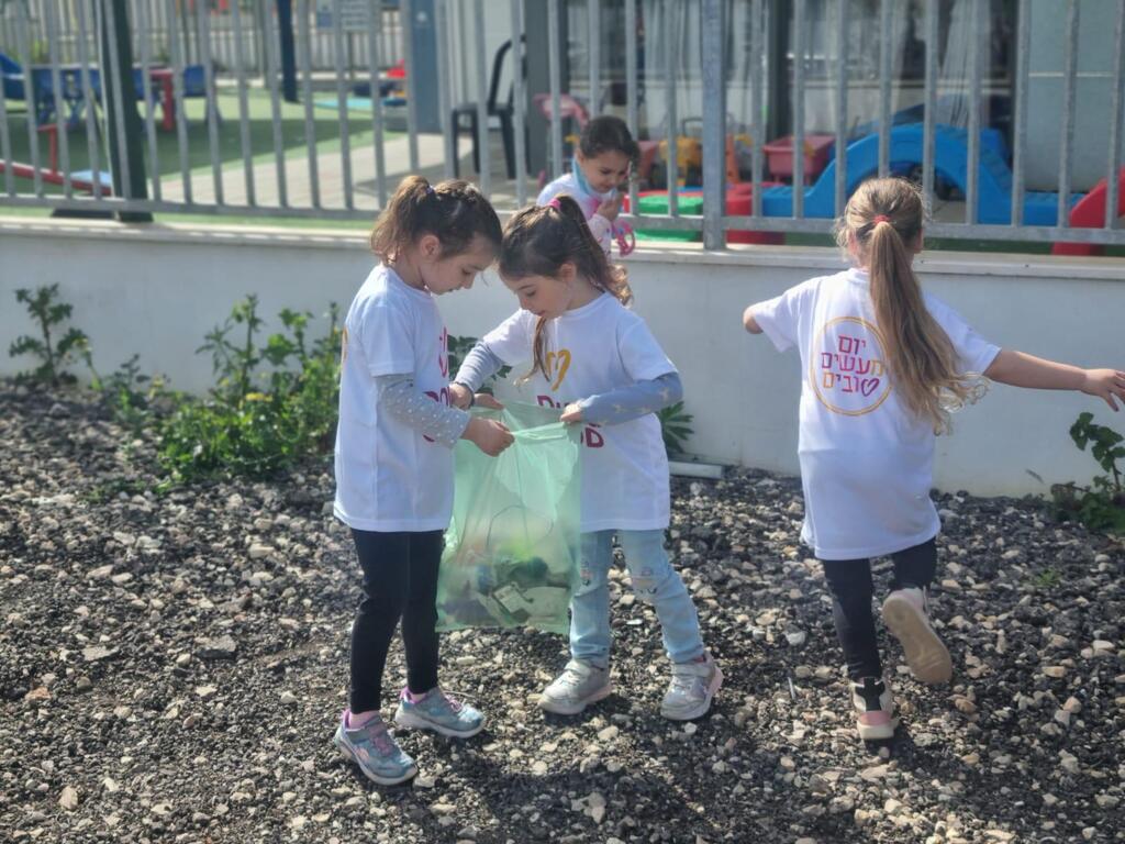 ילדי גן אודם בפעילות שמירה על הסביבה