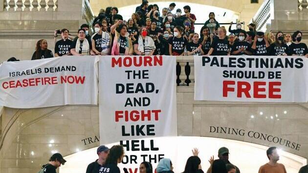 Against the backdrop of near‑total support for Israel among American Jewry during the war in Gaza, anti‑Israel Jewish organizations that are increasingly radical in their positions stand out. Although for now they are satisfied with small but noisy protests, the real danger lies in their influence on public opinion, especially among young American Jews. These organizations grew out of the US Jewish community and now threaten to split it.