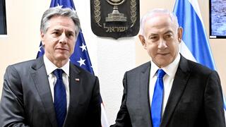  מזכיר המדינה האמריקאי אנתוני בלינקן נפגש עם חברי קבינט המלחמה הישראלי בבסיס הקריה בתל אביב