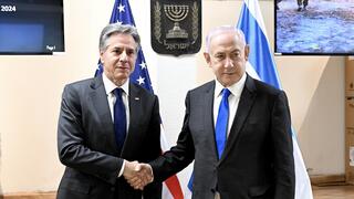  מזכיר המדינה האמריקאי אנתוני בלינקן נפגש עם חברי קבינט המלחמה הישראלי בבסיס הקריה בתל אביב