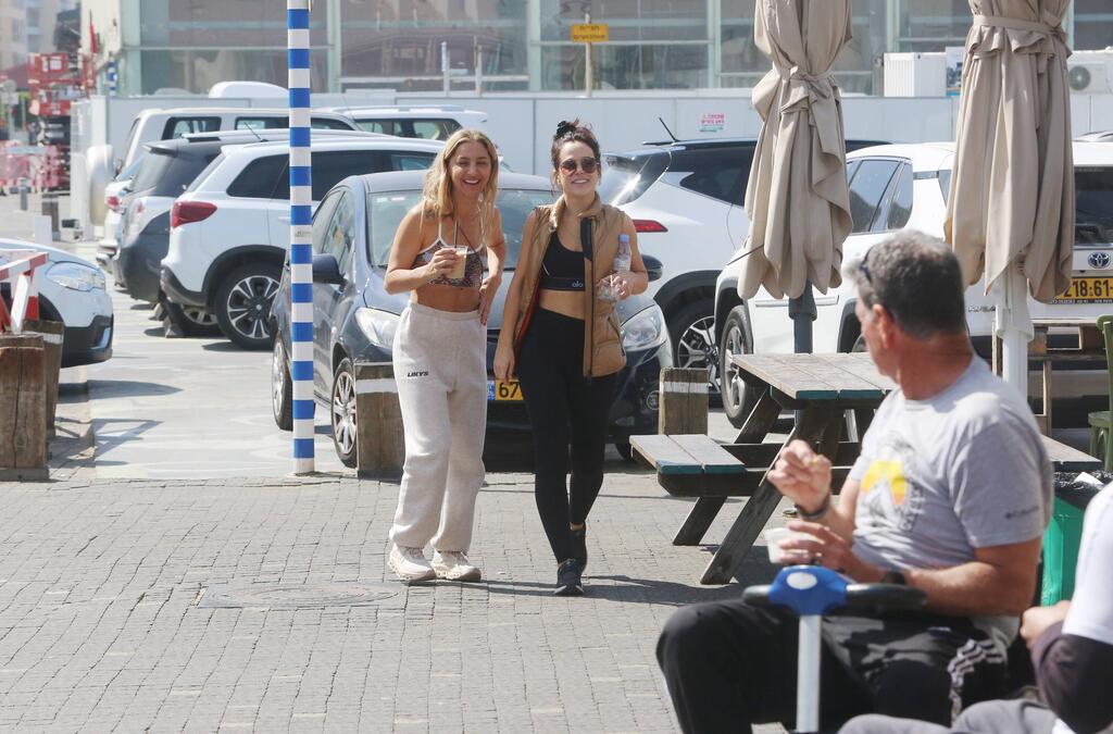 לא להתרגש, זו רק מצלמה (צילום: מוטי לבטון) פפראצי
