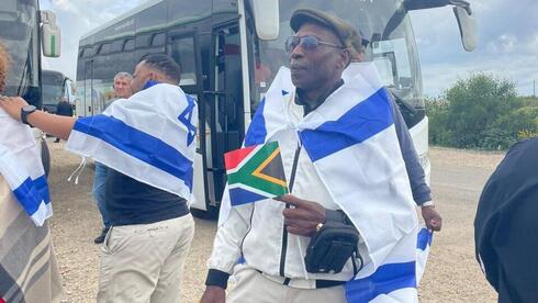 South African leaders arrive in Israel to show support