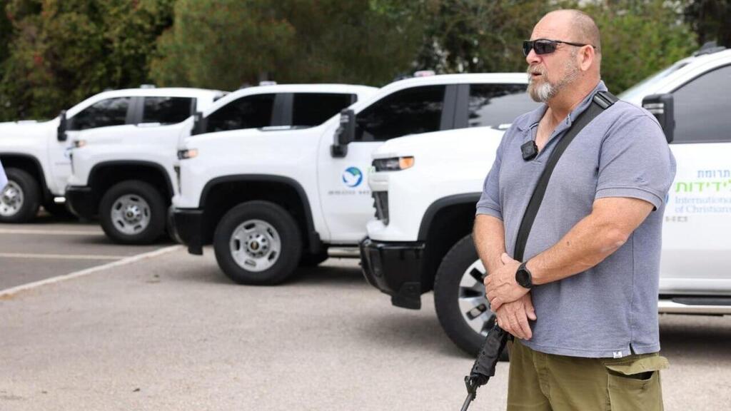 IFCJ has begun distributing armored vehicles to local authorities and security teams in northern Israel (Photo: Eran Boker, IFCJ) הקרן לידידות החלה בחלוקת רכבים ממוגנים לקבט"ים ביישובי קו העימות