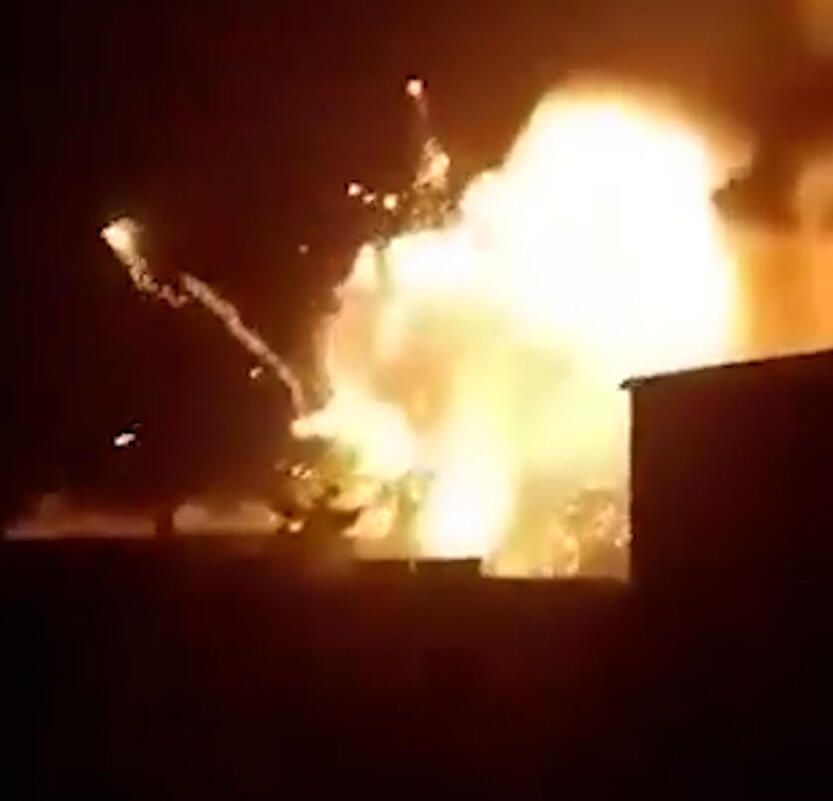 תיעוד מרגעי התקיפה בחלב, הלילה תיעוד ערבי מהתקיפה בנמל חלב שבסוריה