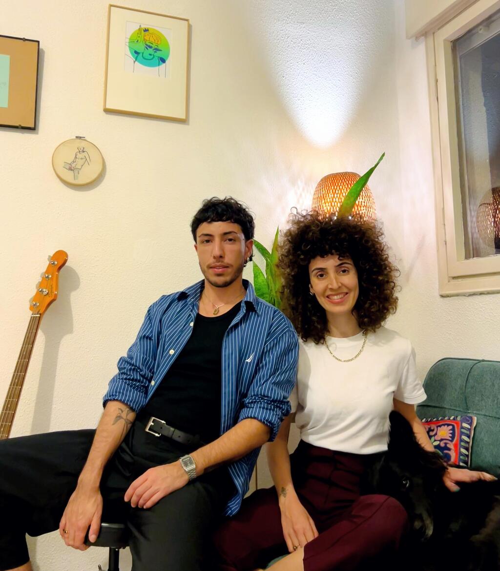 גון מזראי ומרגריטה גרין כיום. השינוי המגדרי של גון רק העצים את הקשר הזוגי (צילום: מייקי ברון) גון מזראי ומרגריטה גרין