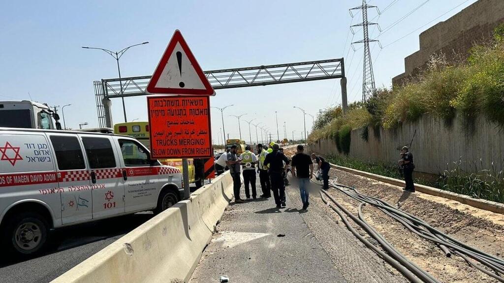 זירת התאונה בכביש 471 (צילום: תיעוד מבצעי מד"א) רוכב אופניים נהרג בכביש 471