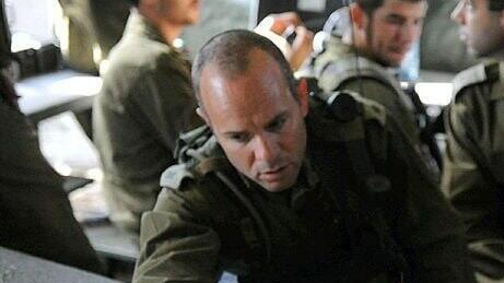 מנדל, בעת שהיה בשירות סדיר ( צילום: דובר צה"ל) בני גנץ ונוחי מנדל