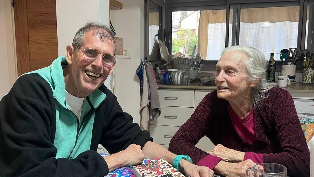 דובי ונטע ענבר. "למה הייתי צריכה לעבור את התופת של 7 באוקטובר?" דובי ונטע ענבר