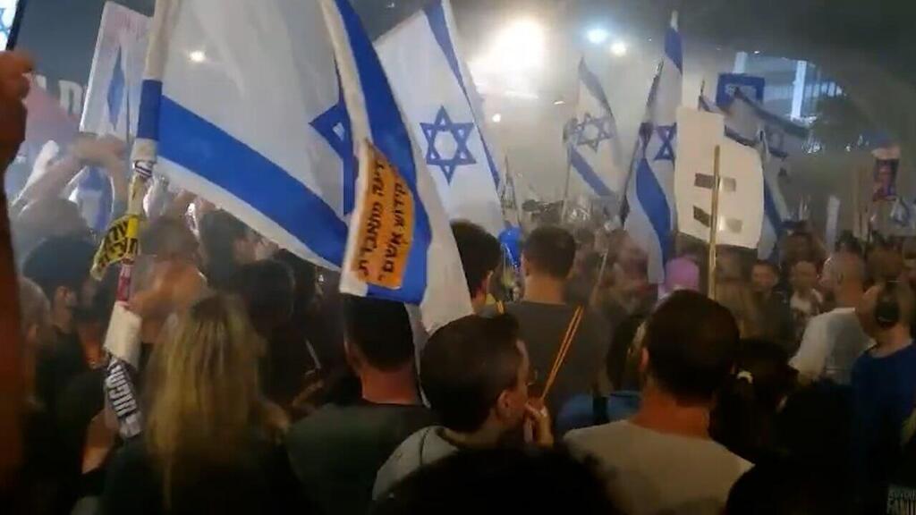 עימותים בין שוטרי מג"ב למפגינים בקפלן עימותים בין שוטרי מג"ב למפגינים בקפלן