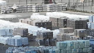 תיעוד תכולת סיוע הממתינה לאיסוף של גורמי האו"ם
