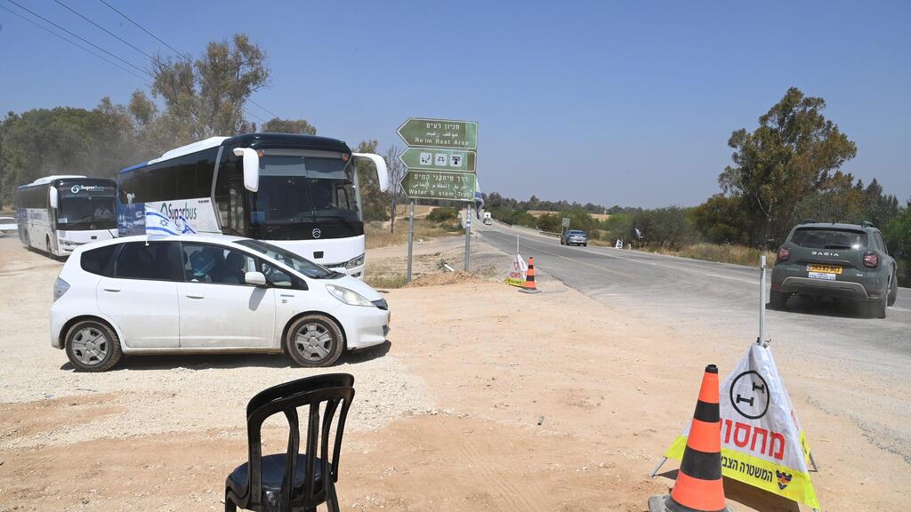 היציאה מחניון רעים אל כביש 232 (צילום: הרצל יוסף) כביש 232