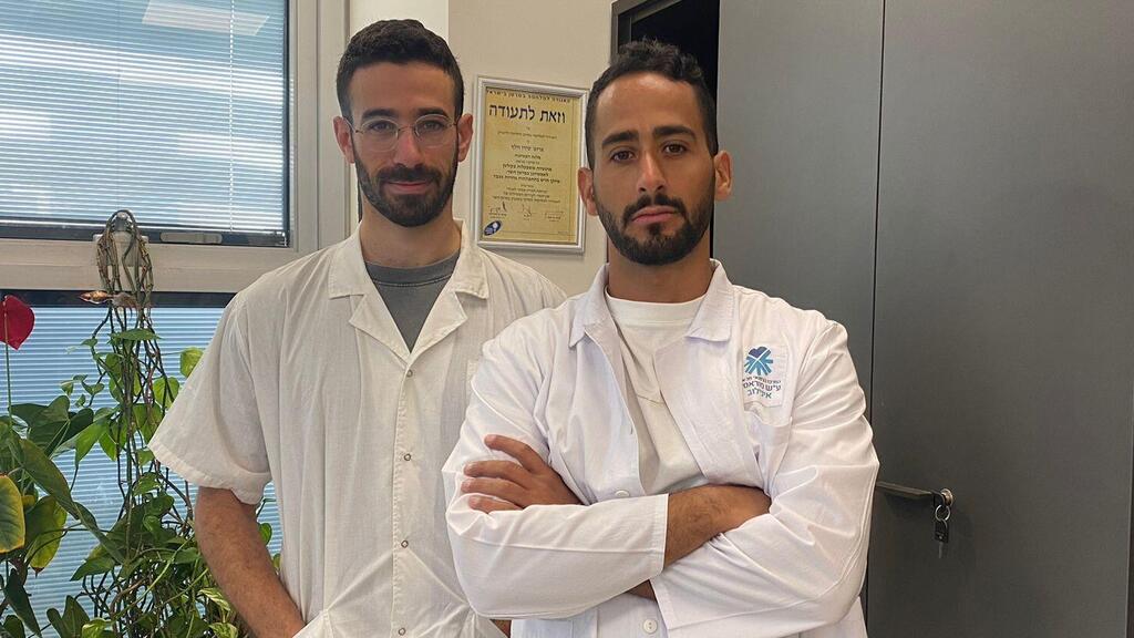 "תחום הבינה המלאכותית תמיד עניין אותנו". מימין לשמאל: ד"ר ערן כהן, ד"ר אוריאל כץ (צילום: דוברות איכילוב) מימין לשמאל: ד"ר ערן כהן ד"ר אוריאל כץ