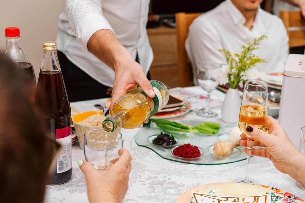 Passover Seder (Photo: Shutterstock) ליל הסדר