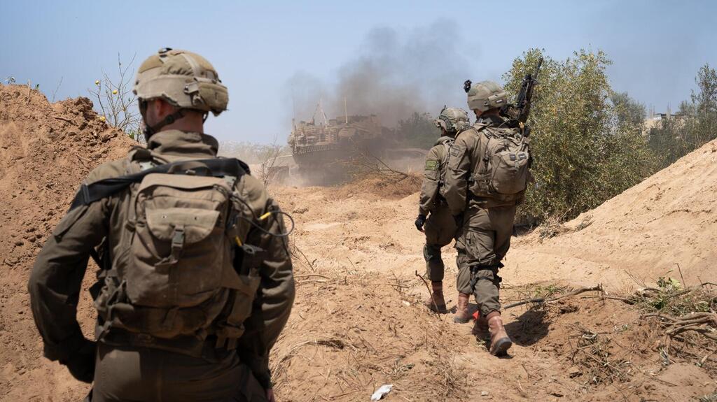 IDF forces in Gaza (Photo: IDF Spokesperson's Unit) תיעוד תקיפת עמדות שיגור בחאן יונס