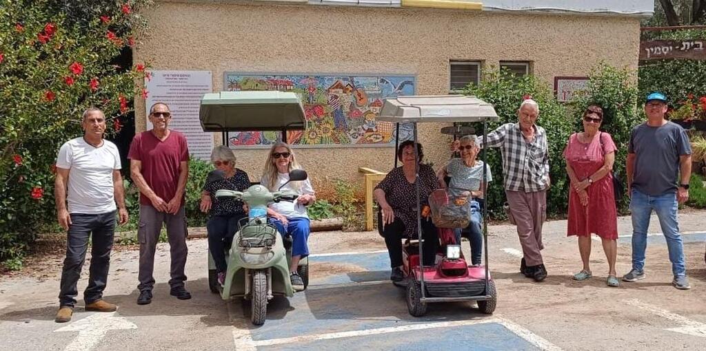 מבצע קלנועית כך מסייעים לוותיקי הקיבוצים המפונים להחזיר את הניידות - קיבוץ מנרה