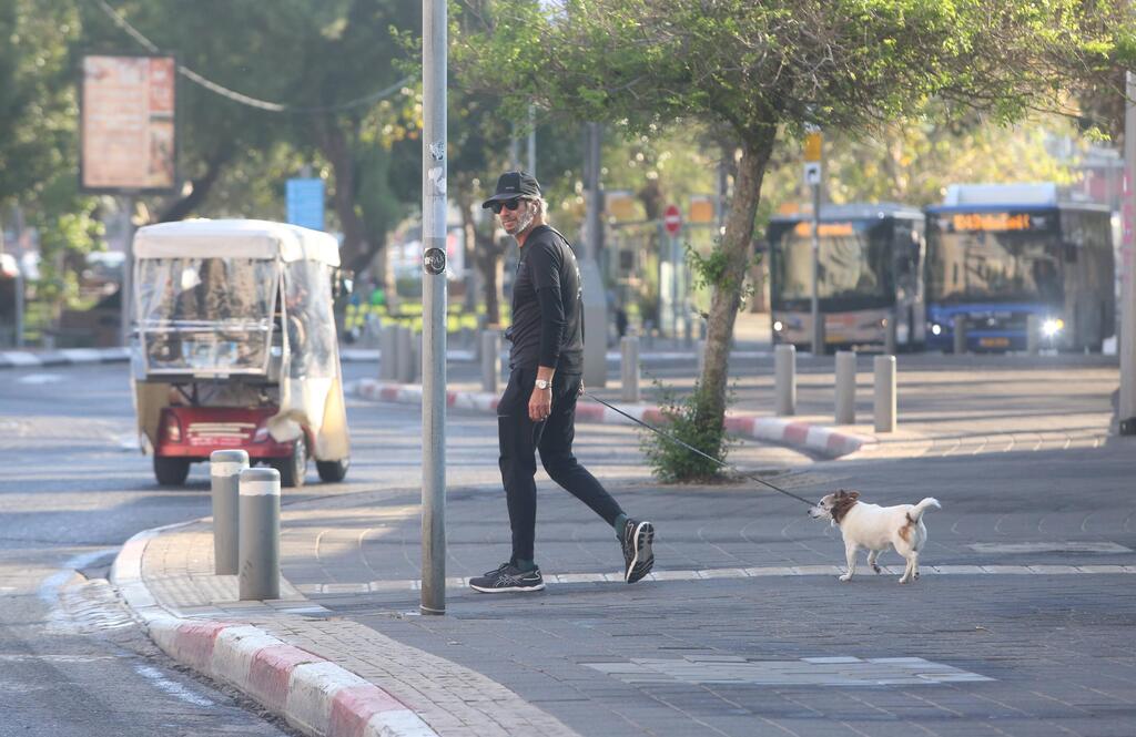 בלדה לסוכן הכפול (צילום: מוטי לבטון) פפראצי יובל בנאי