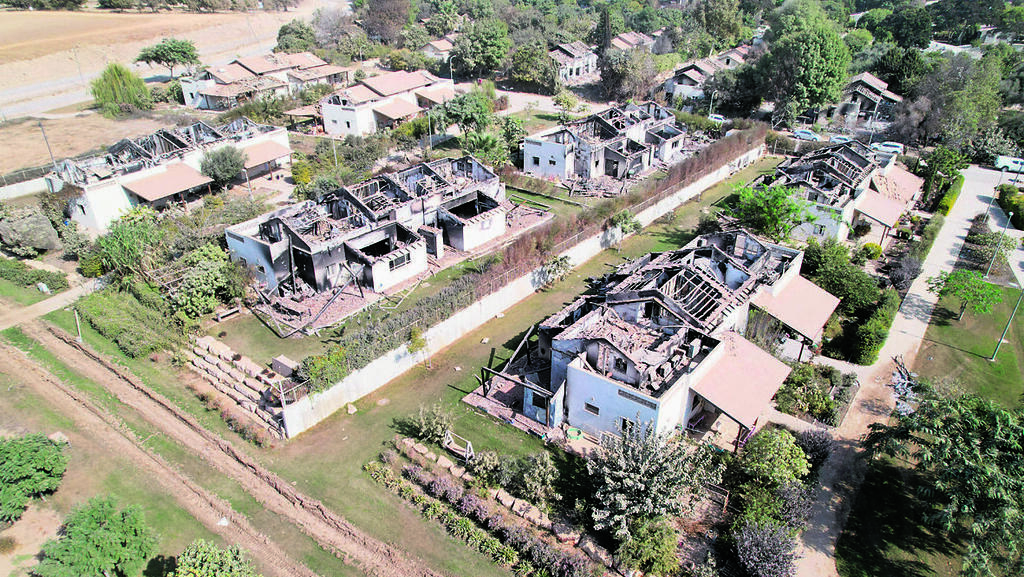 הריסות קיבוץ בארי (צילום: גדי קבלו) הריסות קיבוץ בארי