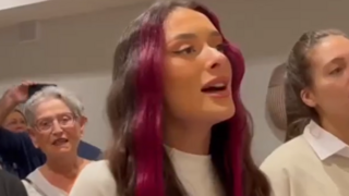 עדן גולן בטקס יום הזיכרון לשואה במאלמו