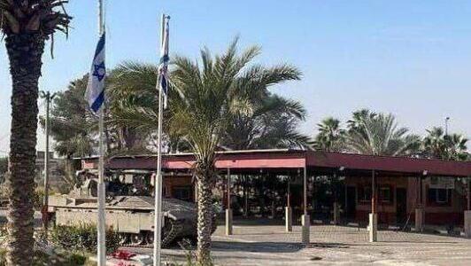 כלי רכב של צה"ל בצד העזתי של מעבר רפיח רצועת עזה